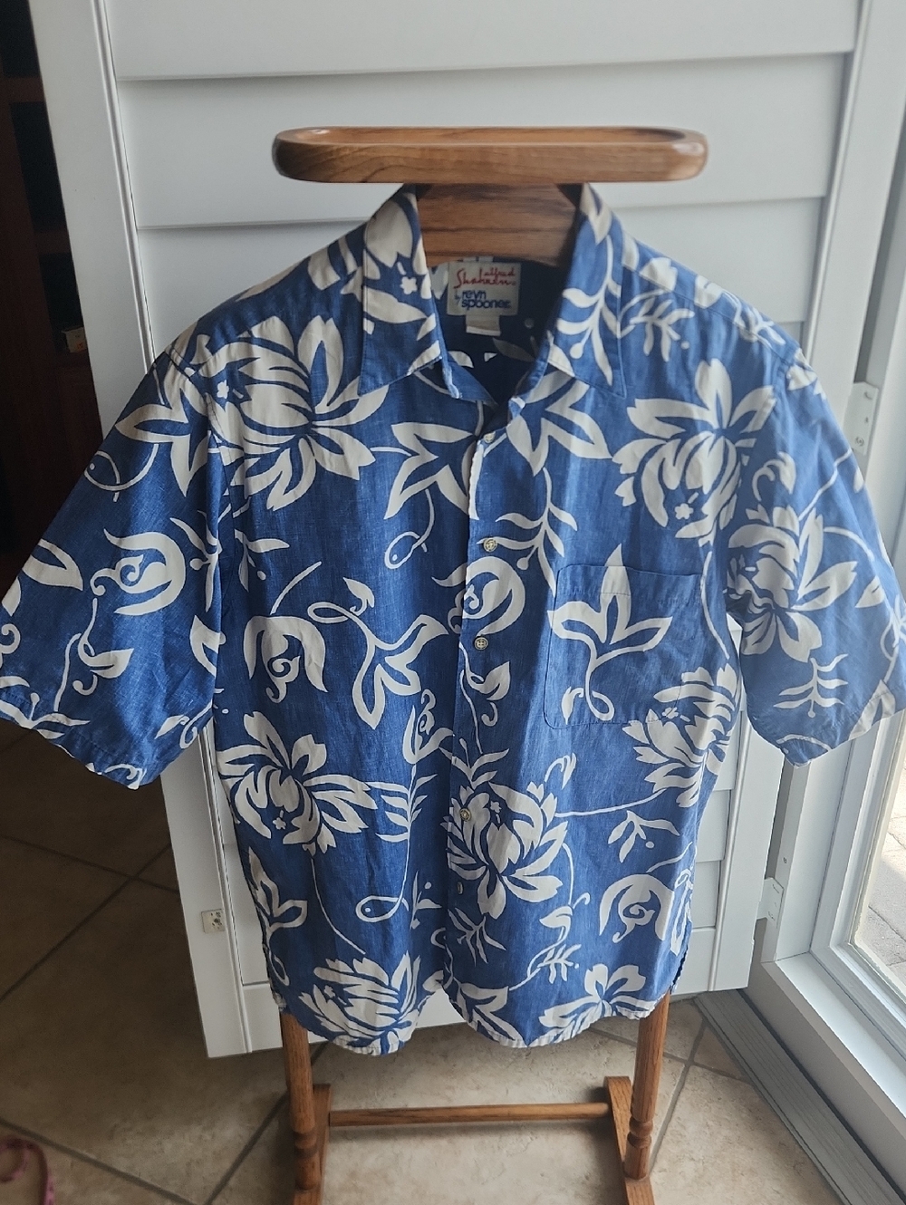 Teyn Spooner Blue and White Floral Hawaiian Shirt Men's L